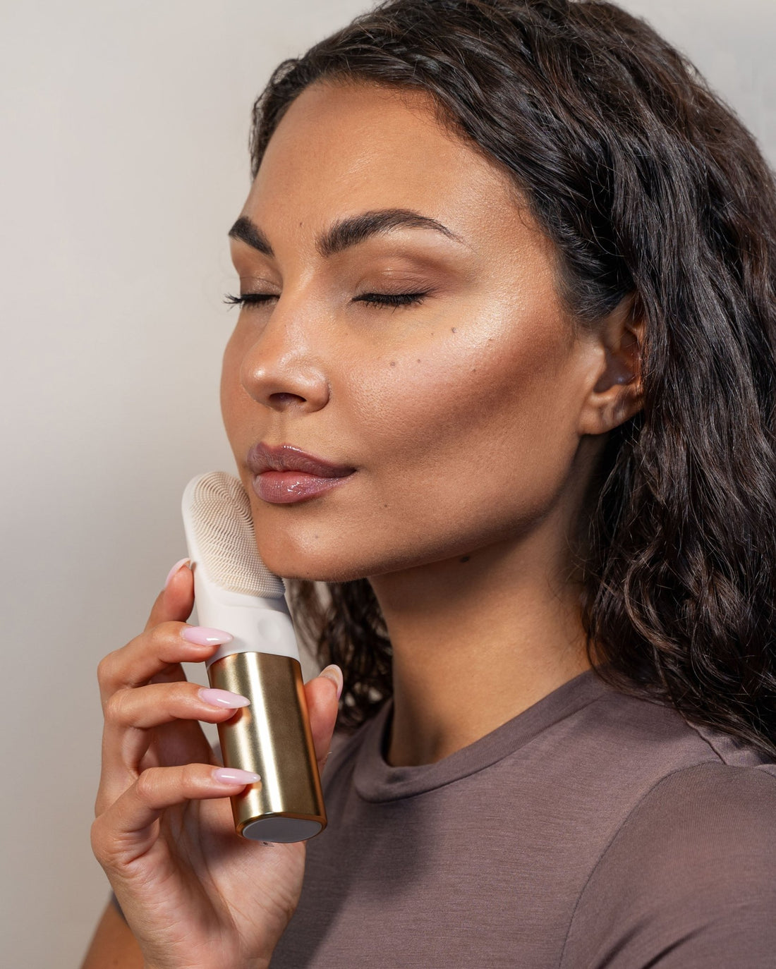 Blyss Maia – Sonic Facial Cleansing Brush &amp; Eye Massager with Heating - Tiny Tim SkincareBlyss Maia – Sonic Facial Cleansing Brush &amp; Eye Massager with HeatingBlyss CareTiny Tim Skincaresku-43960243847213Blyss Maia – Sonic Facial Cleansing Brush &amp; Eye Massager with Heating