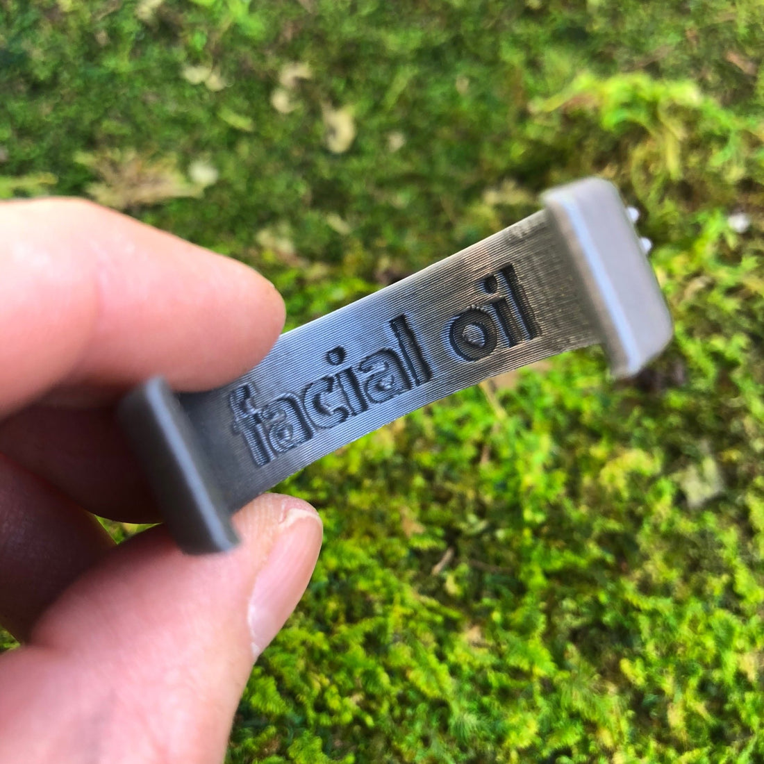 Herban Wisdom® Facial Oil Braille ID Band - Tiny Tim SkincareHerban Wisdom® Facial Oil Braille ID BandDC - Humanist BeautyTiny Tim SkincareDC-1777753Herban Wisdom® Facial Oil Braille ID BandHerban Wisdom® Facial Oil Braille ID Band